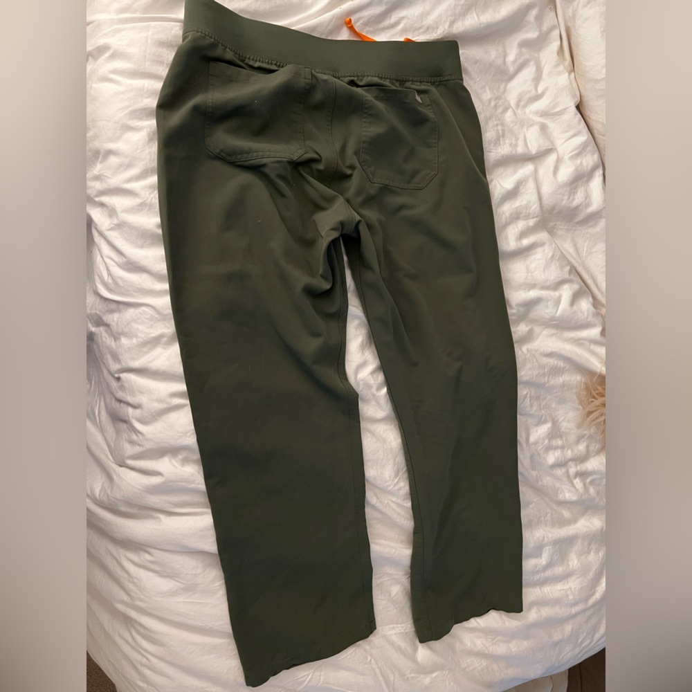 FIGS- Livingston Petite Scrub Pants